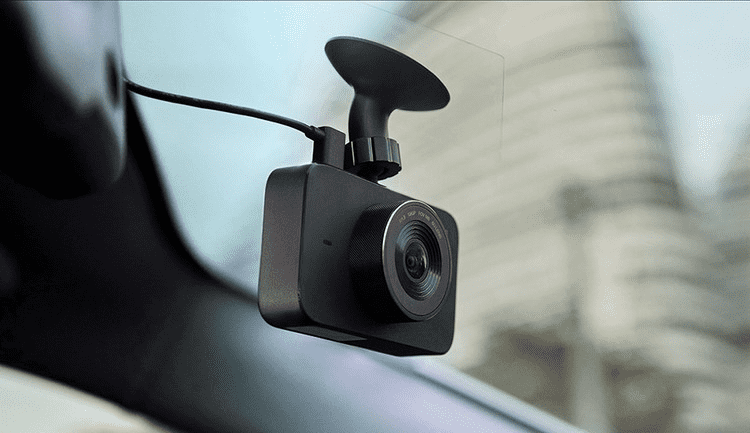 Пример установки видеорегистратора Xiaomi Mi Dash Cam 1S в автомобиле
